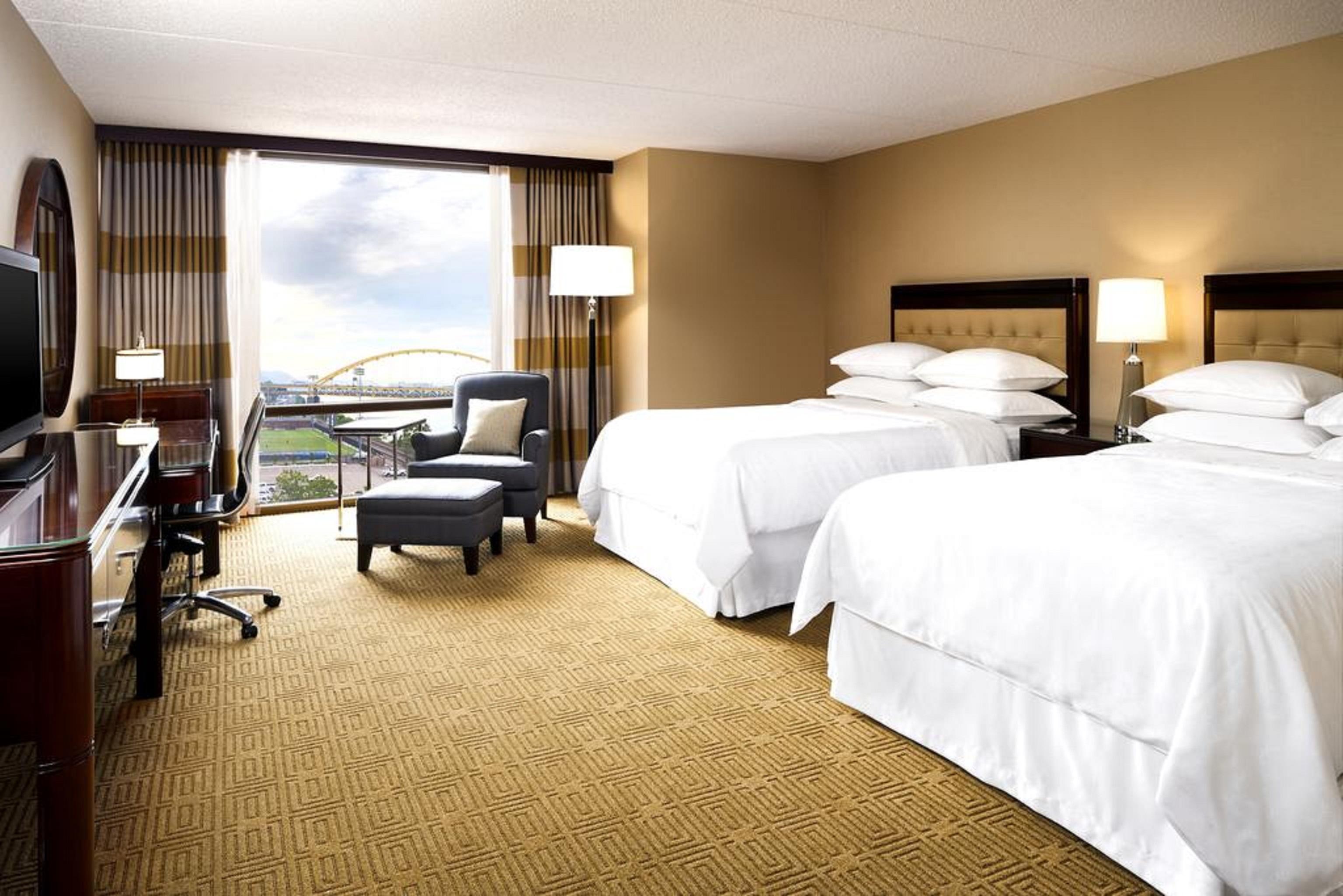 Sheraton Pittsburgh Hotel At Station Square Екстериор снимка