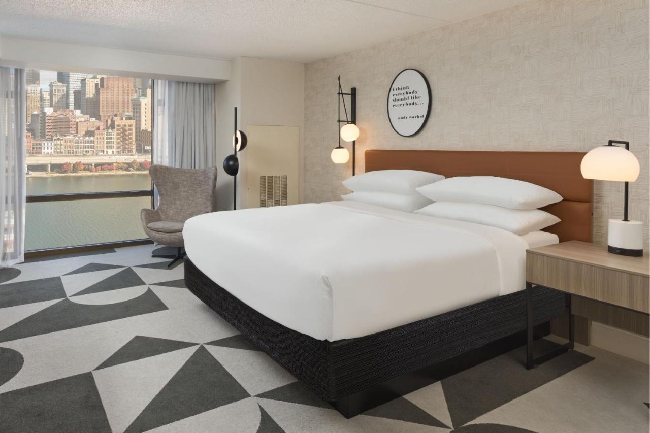 Sheraton Pittsburgh Hotel At Station Square Екстериор снимка