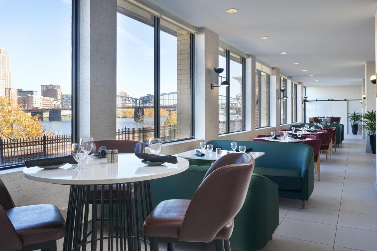Sheraton Pittsburgh Hotel At Station Square Екстериор снимка