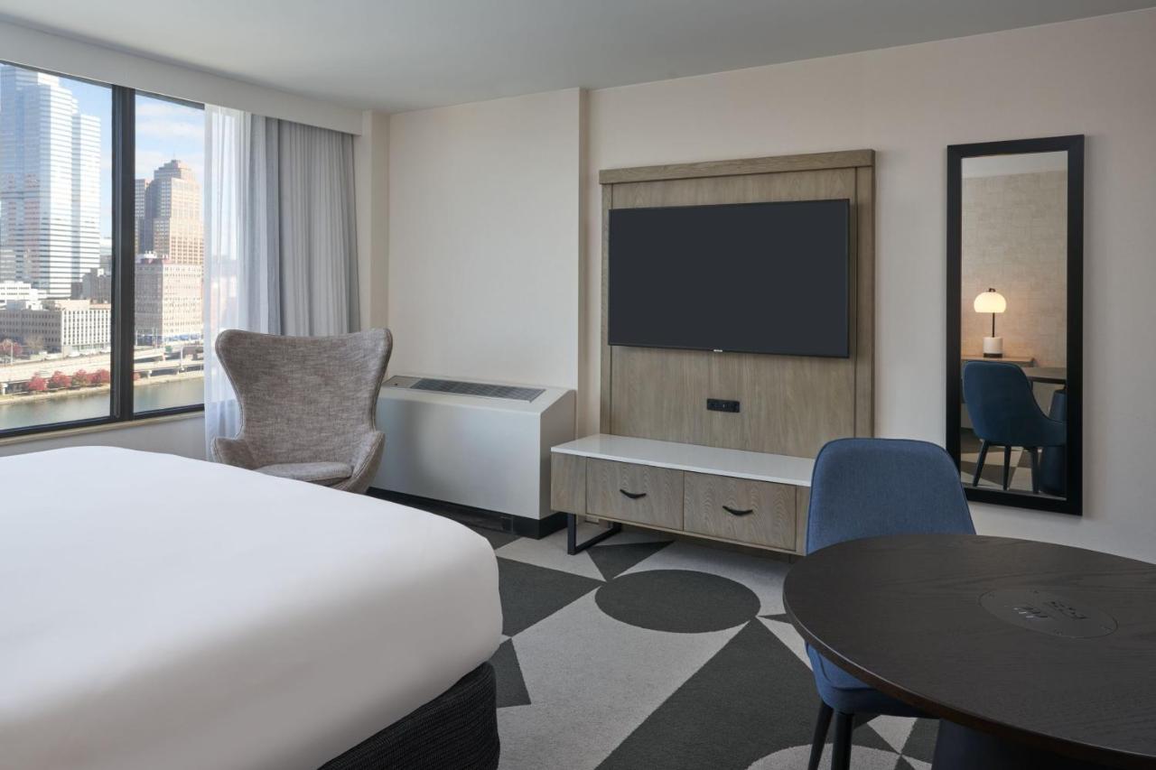 Sheraton Pittsburgh Hotel At Station Square Екстериор снимка